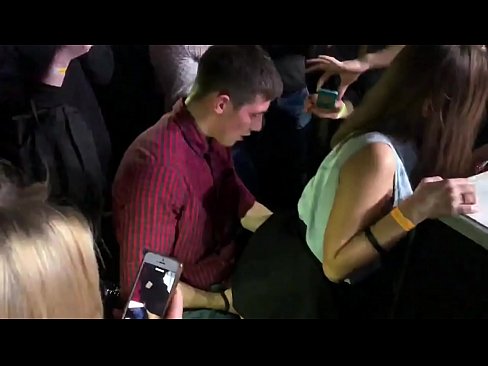 ❤️ Sexo real en una discoteca rusa. Chica rusa de 18 años en el ano y la vagina follada en un club nocturno Super sexo en es.porn-mate.ru ❌️